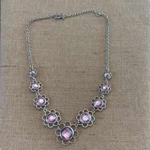 1946 Silver Tone Necklace with beautiful pink Flower pendants center 21”